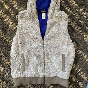 Fuzzy Patagonia vest with pockets.
